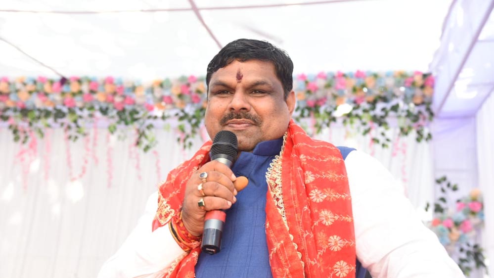 मंत्री गजेन्द्र यादव ने किया शीतला माता मंदिर में नए विकास कार्यों का शुभारंभ 2 14A 39