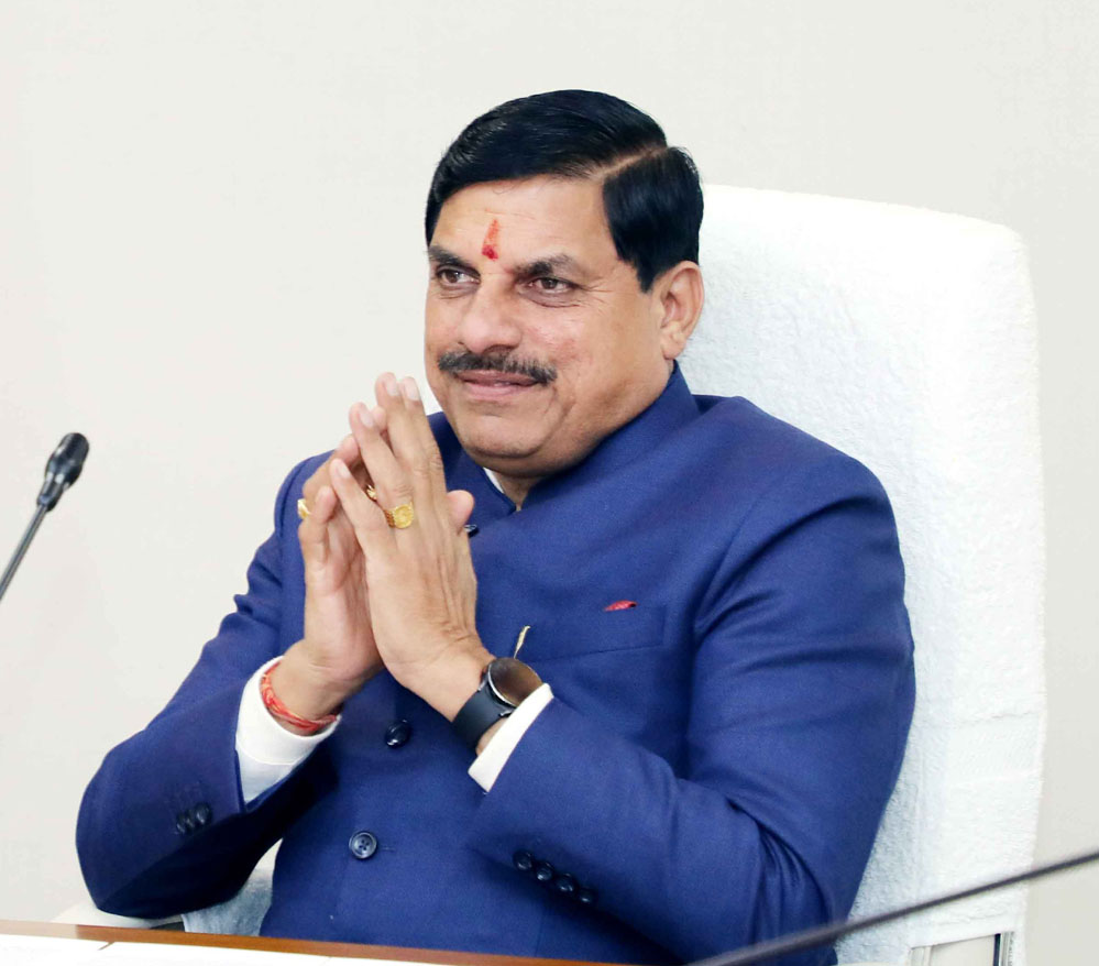 मुख्यमंत्री डॉ. यादव का लाड़ली बहनों और स्वच्छता दीदियों ने जताया आभार 2 mohan 18A 2 1 1